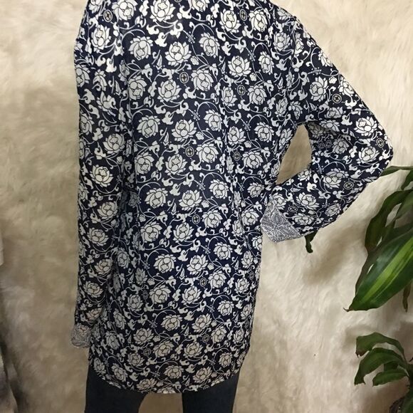 White Stag Slit bottom Chiffon Top - Picture 3 of 10